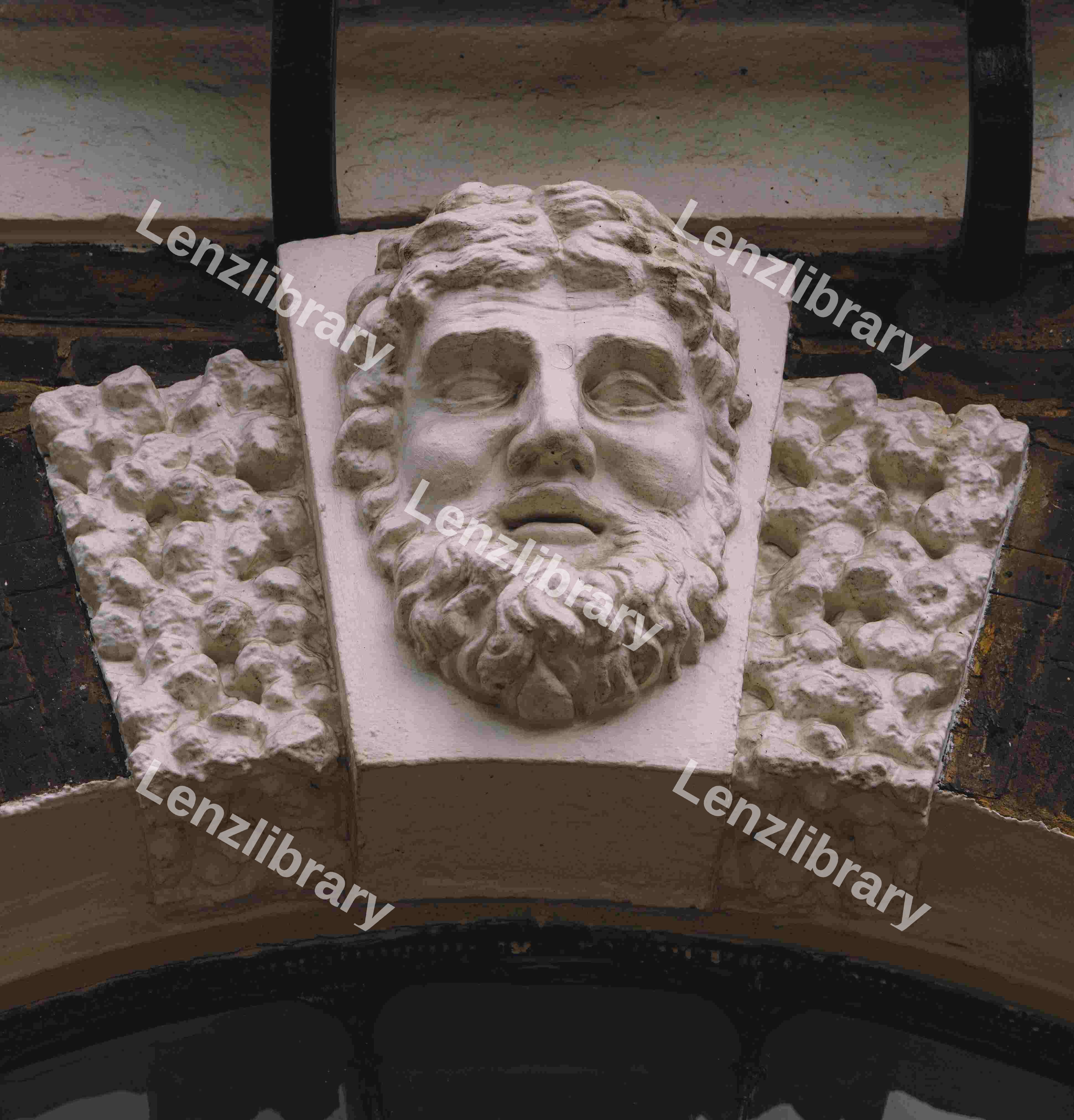 Head Sculpture (Close)